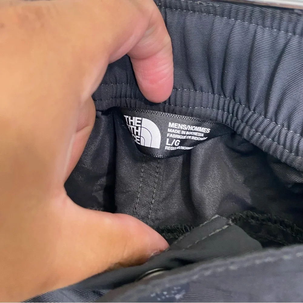 The North Face Convertible Shorts‎ Dark Gray Pants Large